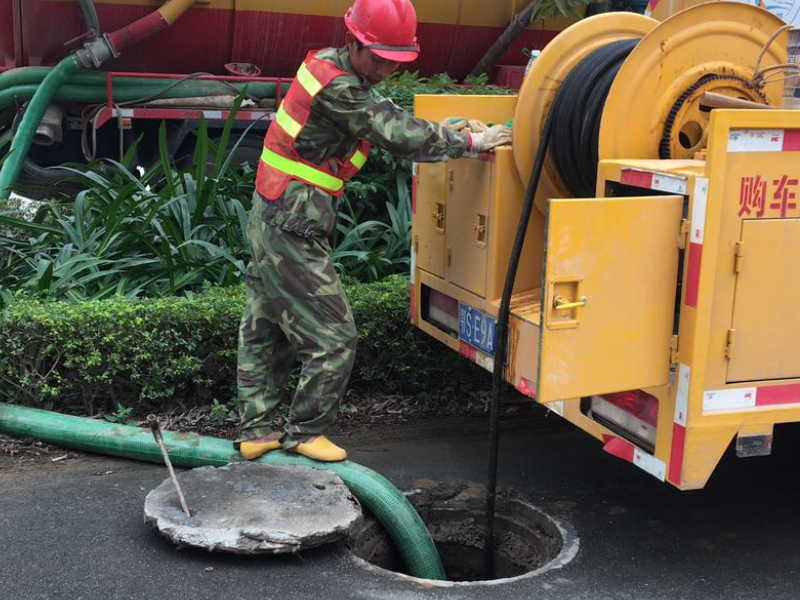 呼和浩特、赛罕疏通污水井——新闻